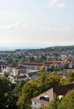 Landschaftsaufnahme Weiter Blick am Barfußweg mit Ausblick auf Bad Liebenstein