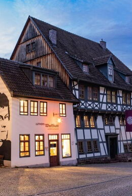 Lutherhaus Eisenach - Ostfassade mit Luthers Werkstatt und Graffitto