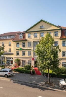 Außenaufnahme Hotel Herzog Georg mit Blick auf Herzog-Georg-Straße