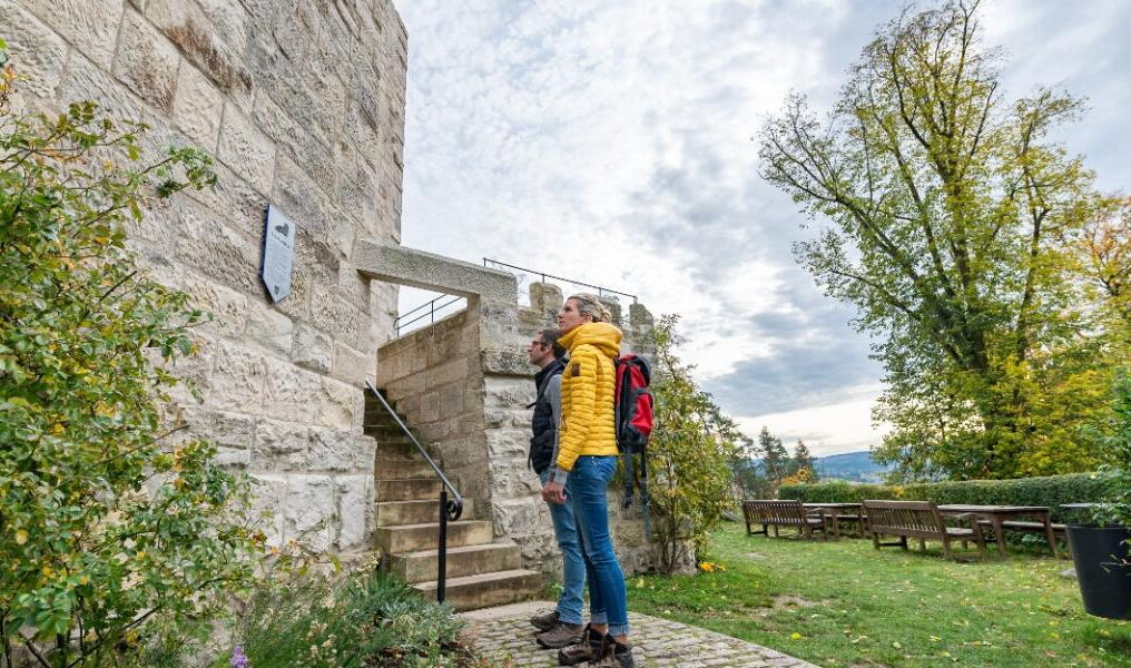 Kunstruine Frankenstein bei Bad Salzungen mit Rh?nklub-Wanderh?tte